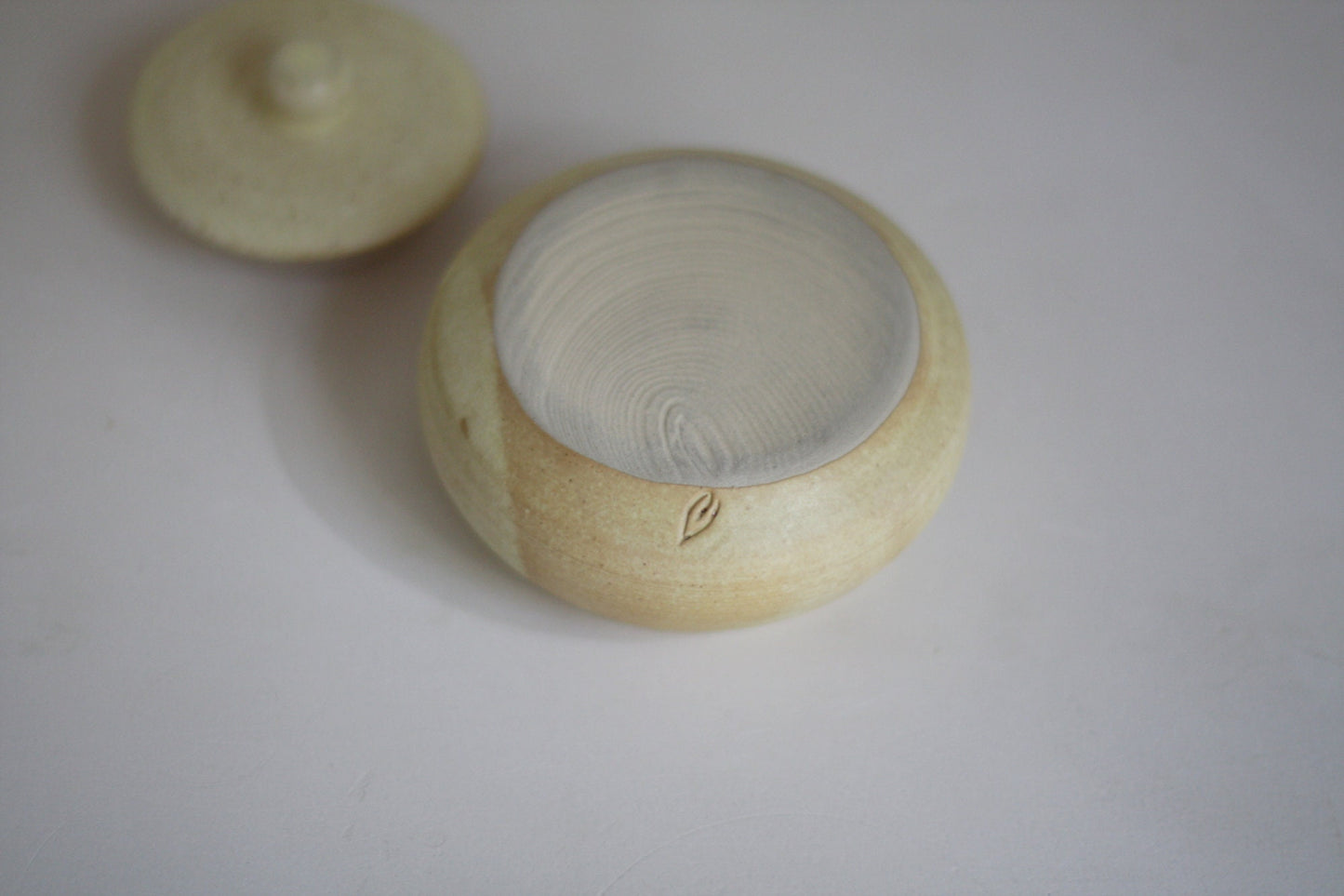 Stoneware tea pot 225ml, tea jar